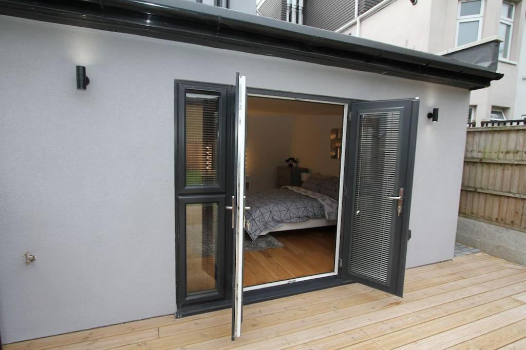 Lovely One Bed Apartment-Near All Transport-Village-Freeparking Londen Buitenkant foto